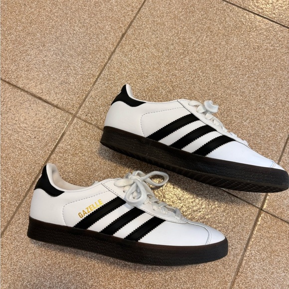 Gazelle white and black - Picture 3 of 7
